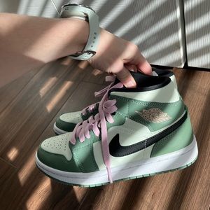 Air Jordan Dutch Green